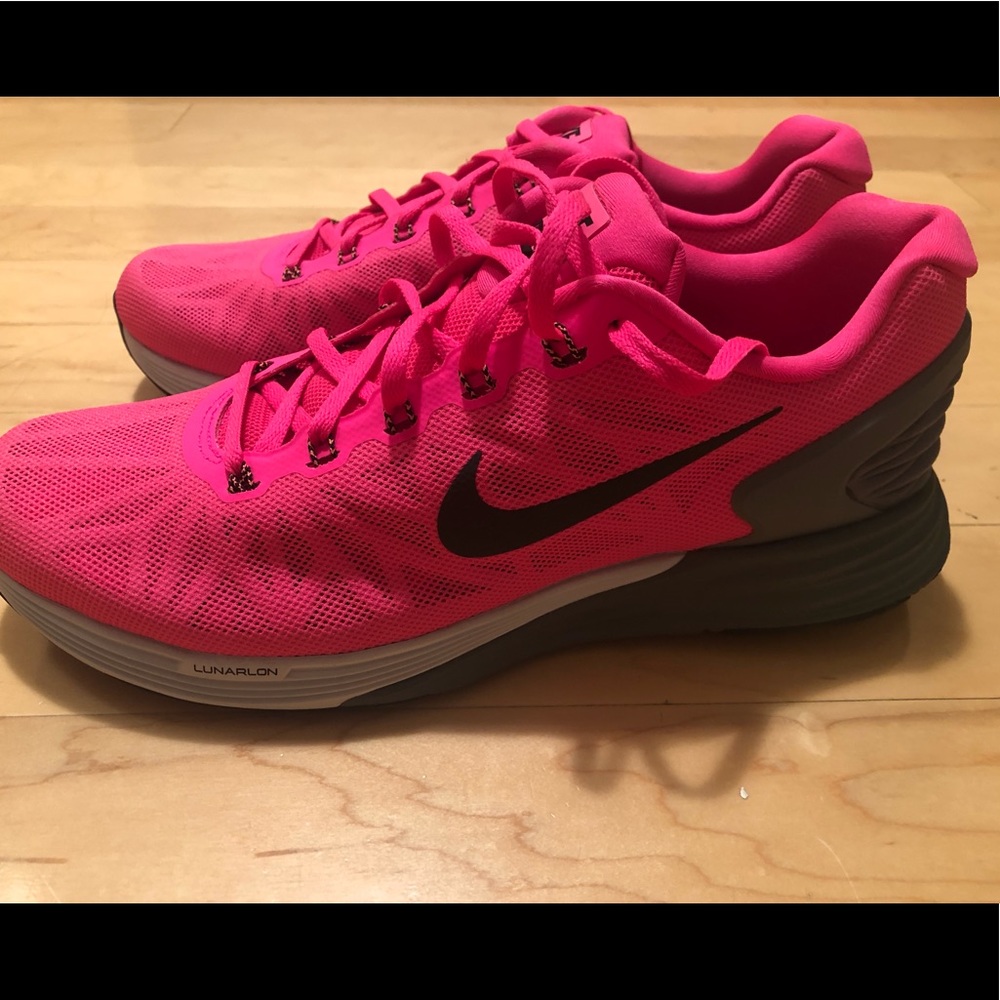 Nike Lunarglide sneakers- brand new
